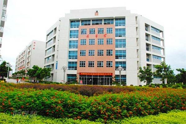 广州现代信息工程职业技术学院的图书馆
