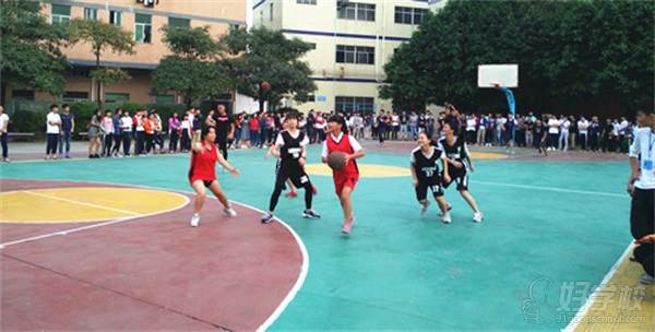 广东省领才技工学校的女子篮球比赛