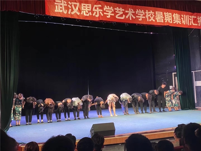 传媒艺考服装表演班培训班-武汉思乐学艺术学校【学费,地址,点评