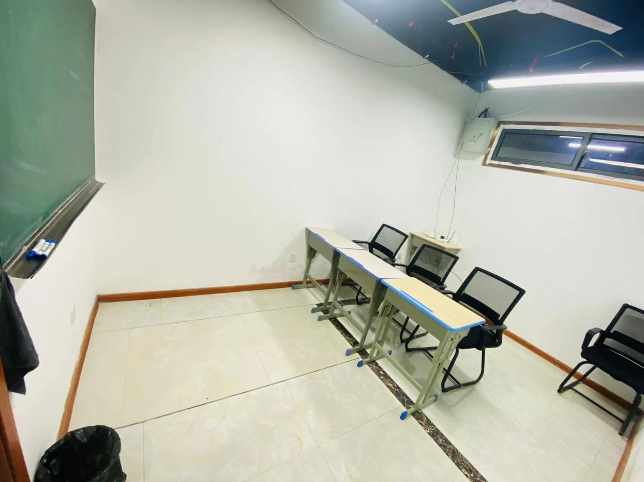 群升（八中）校区