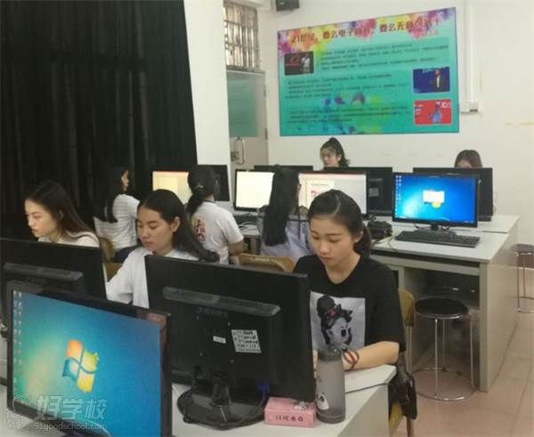 广东省电子商务技师学院的电子商务实训室