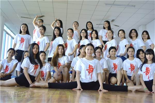 广州市电子商务技工学校的舞蹈社