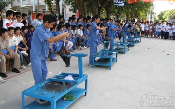 广东省农工商职业技术学校的汽修实训比赛