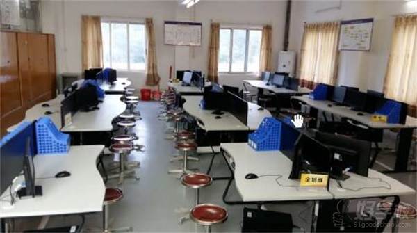 广东省南方技师学院的电子商务创业实训室
