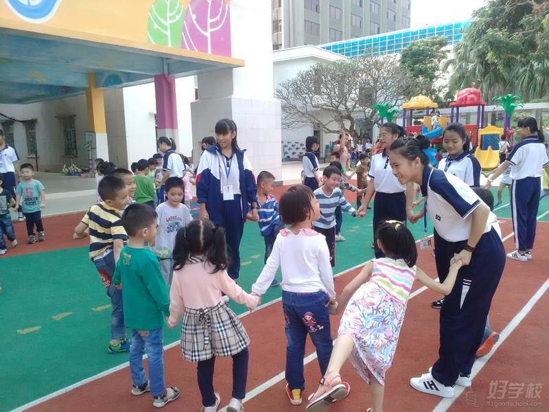 广东省旅游商务职业技术学校幼儿教育专业学生在校外实习